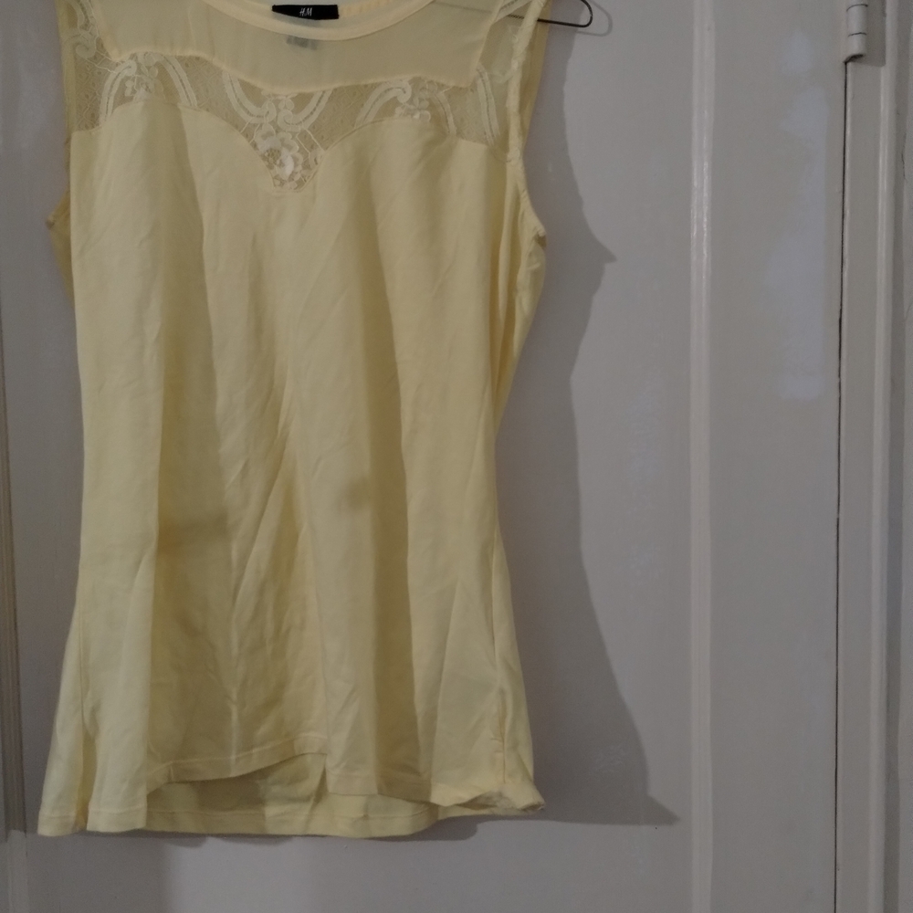 H&M Light Yellow Sleeveless Lace Top